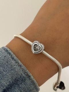 Charm en forma de corazón blanco