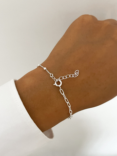 Pulsera eslabones, bolitas y corazón - comprar online