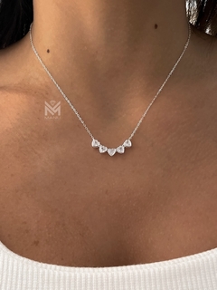 Collar corazones con piedras en internet