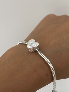 Charm mickey con piedras y corazones calados - comprar online