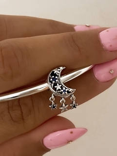 Charm luna calada con Estrellas