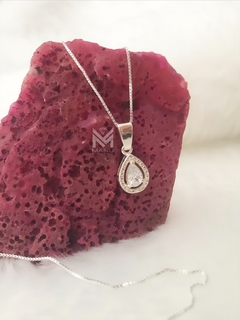 Collar gota con piedra - comprar online