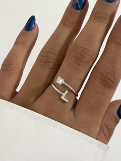 Anillo inicial con piedras - tienda online