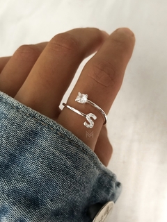Anillo inicial con piedras - comprar online
