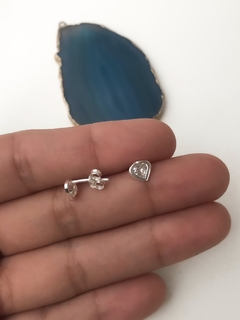 Aro corazón con piedra (par)