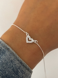Pulsera corazoncito con piedras