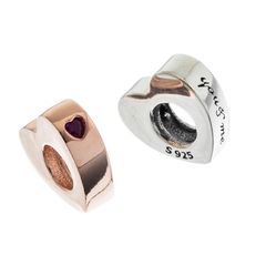 charm en forma de corazon liso