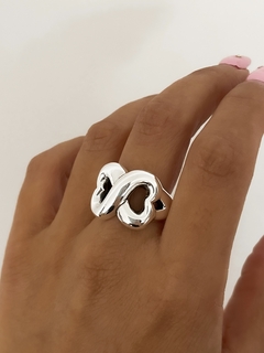 Anillo infinito en forma de corazón