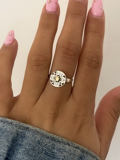 Anillo flor calada