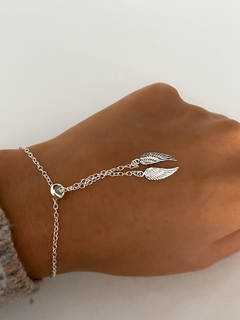 Pulsera ajustable bolitas y alas - comprar online