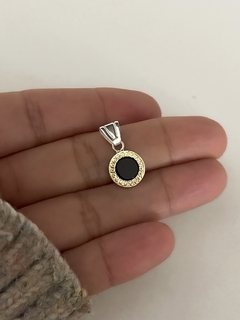 Dije con guarda griega y onix