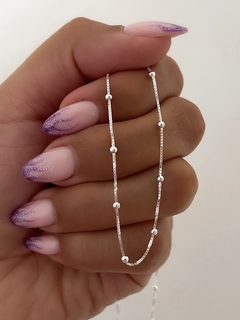 Cadena con bolitas chicas