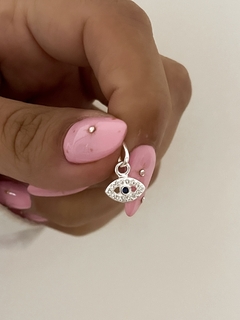 Dije mini ojito con piedras