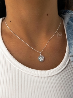 Cadena con medalla y huella