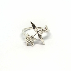 Anillo colibri con rosa