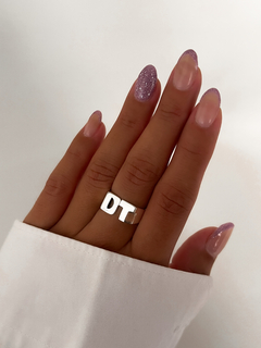 Anillo iniciales recto