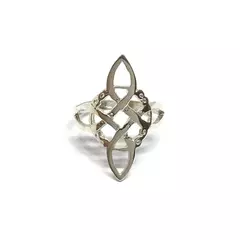 Anillo nudo de brujas alargado