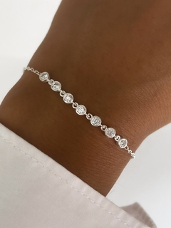 pulsera con piedras blancas