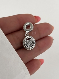 charm circulo con corazon