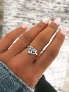 Anillo corazón de costado