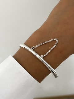 Esclava 4 mm de ancho con Cadena de seguridad