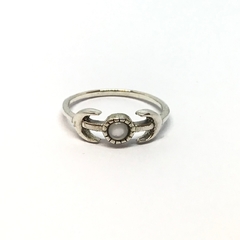 Anillo lunas con piedra nacar