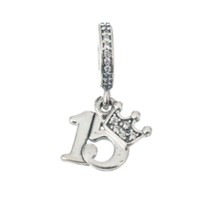 Charm quince con corona
