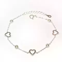 Pulsera corazones calados y piedras