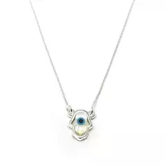 Collar con mano y nacar