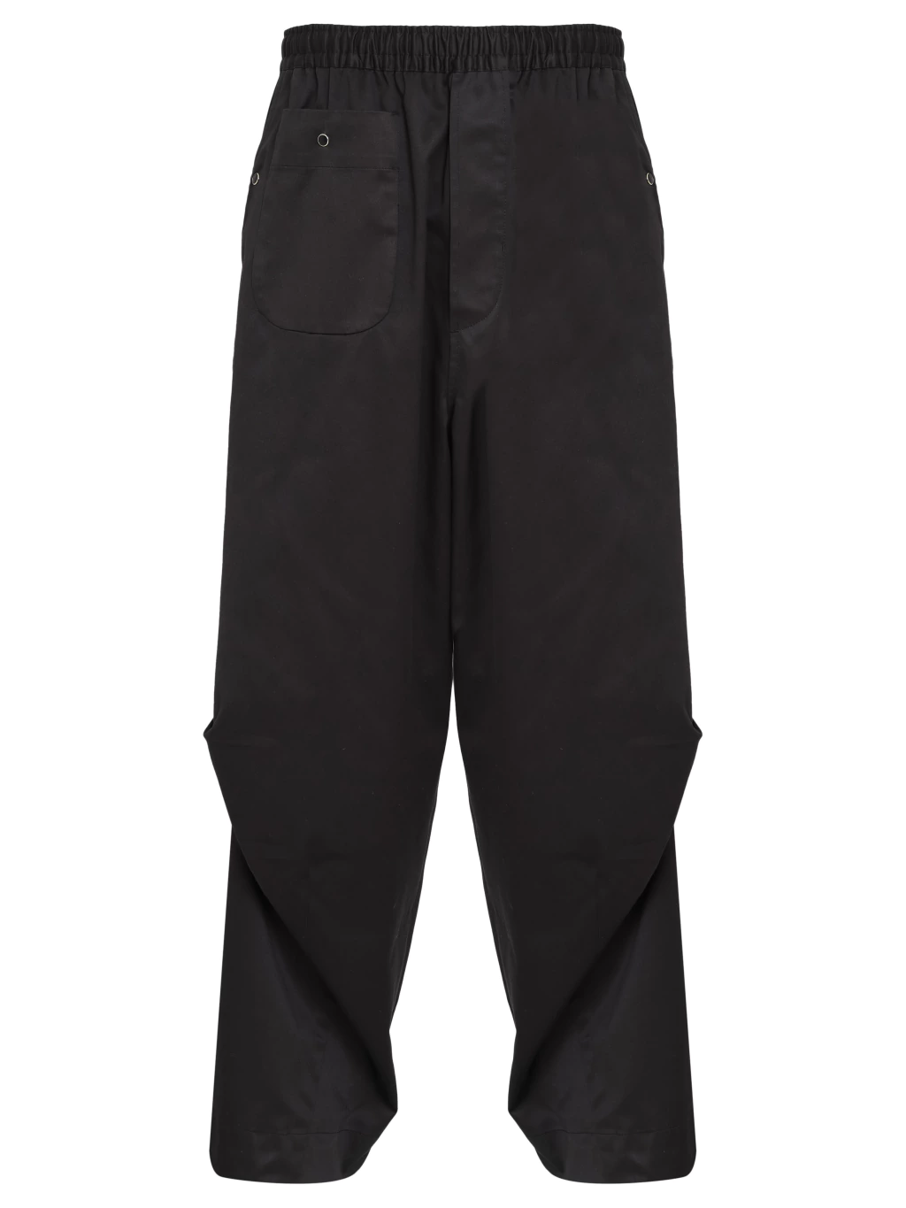 Calça com pregas no joelho