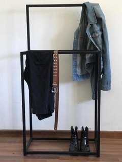 PERCHERO DE PIE NACHO (Demora 30 días) - tienda online