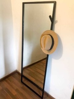 ESPEJO + PERCHERO LUZ (Demora 40 días) - comprar online
