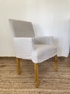 SILLA VESTIDA CON APOYABRAZOS (40 DIAS DEMORA)