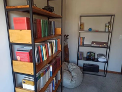 ESTANTERIA/BIBLIOTECA DE CHAPA (DEMORA 30 DIAS)