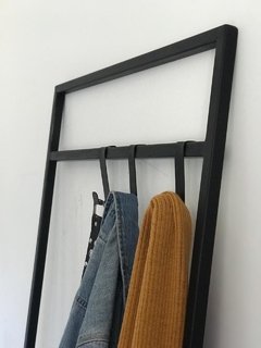 PERCHERO CON GANCHOS MOVILES CARO (Demora 30 días) - tienda online