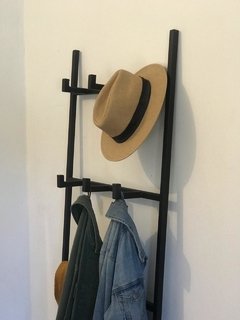 PERCHERO CRIS (Demora 30 días) - comprar online