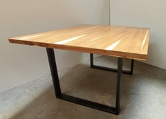 Mesa petiribi y hierro en internet