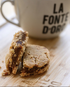 Alfajor de almendras artesanal sin tacc Karel