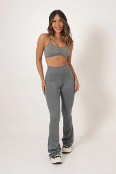 CALÇA CHARLOTTE CINZA na internet