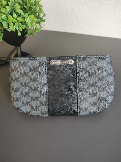 Pochete Preta Monograma - Michael Kors