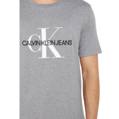 Camiseta Cinza com Logo CK - Calvin Klein na internet