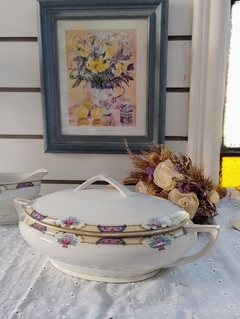 Guisera en Porcelana Checoslovaca con guardas florales - tienda online