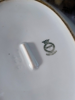 Imagen de Guisera en Porcelana Checoslovaca con guardas florales