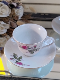 Imagen de 5 Duos de Te en Porcelana China rosas rojas