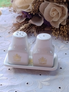Set de Salero y Pimentero con Bandejita en Porcelana Inglesa Royal Doulton