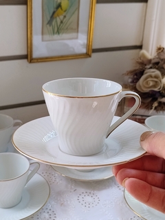 Duo de Cafe en Porcelana Tsuji con bordes dorados en internet