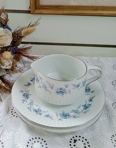 Salsera en Porcelana Tsuji Flores Azules en internet