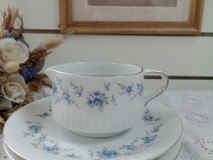 Salsera en Porcelana Tsuji Flores Azules - comprar online