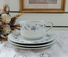 Salsera en Porcelana Tsuji Flores Azules