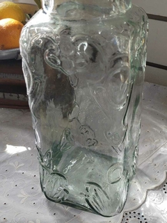 Imagen de Gran Frasco de Vidrio labrado en relieve con Tapa